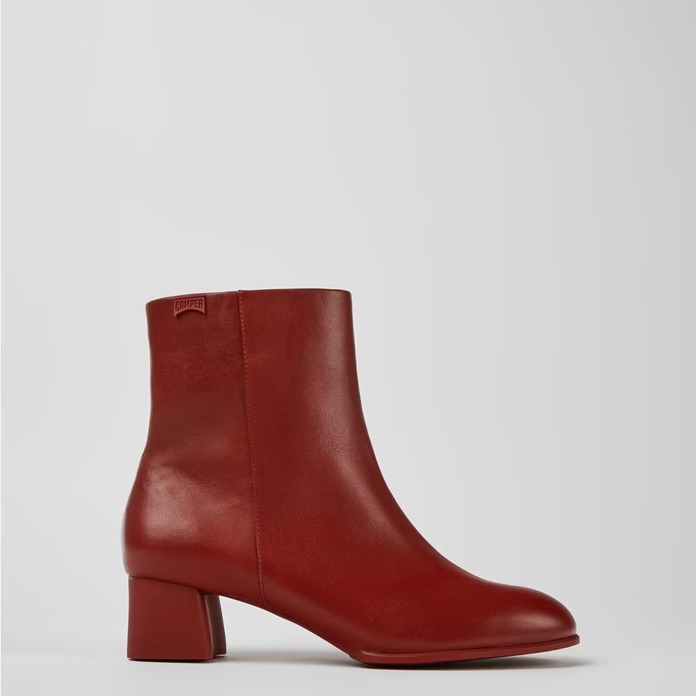 Camper Katie ultra soft boot. Wine/raspberry color, like new